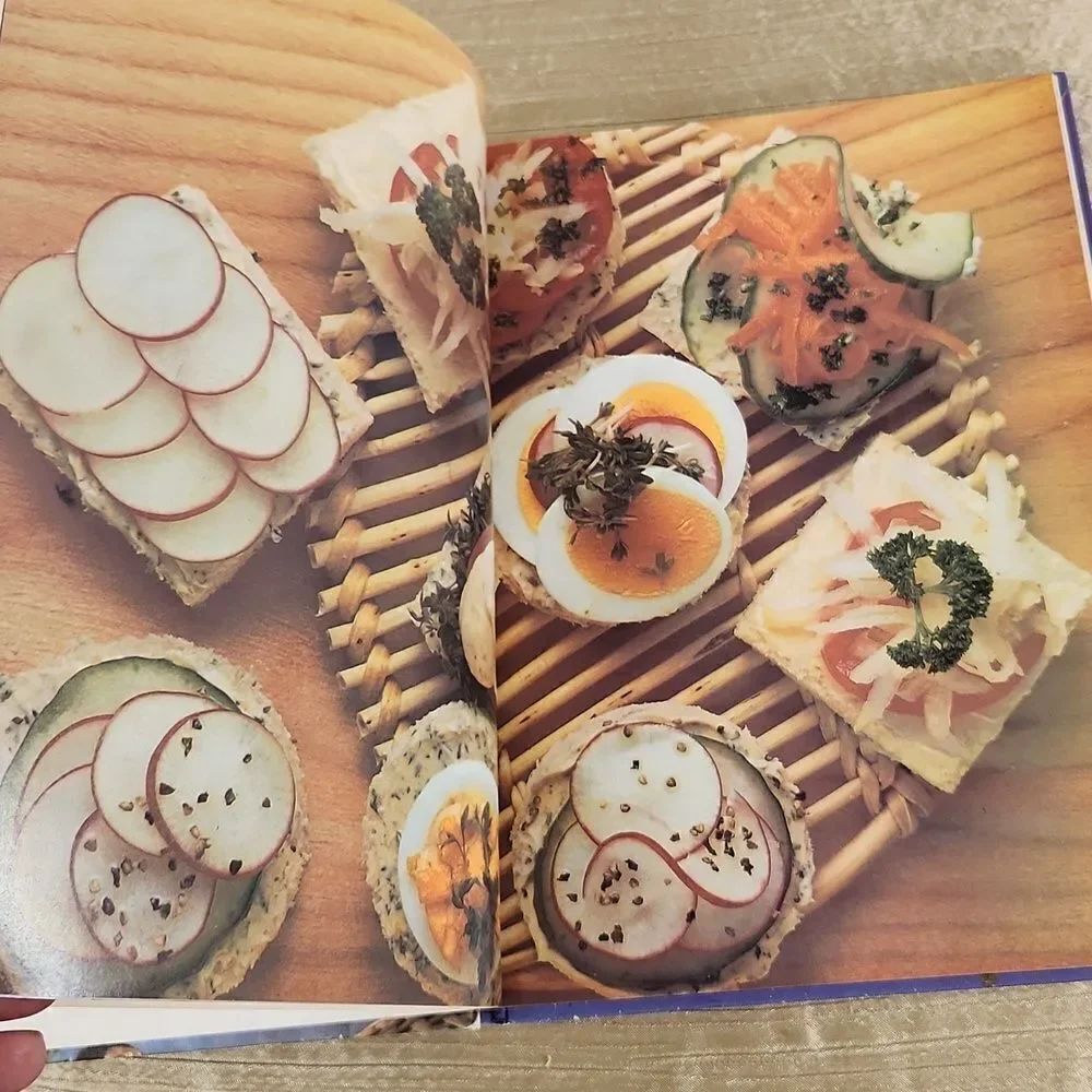 Creative Yogurt Cooking 1978 Cookbook - Picture 4 of 13